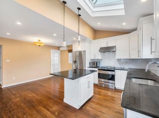 6 Arnold St FLOOR 1, Hicksville, NY 11801