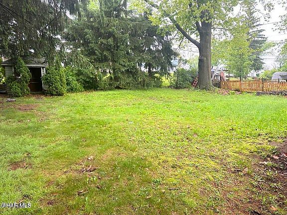 5th image of 212 E 25th Ave