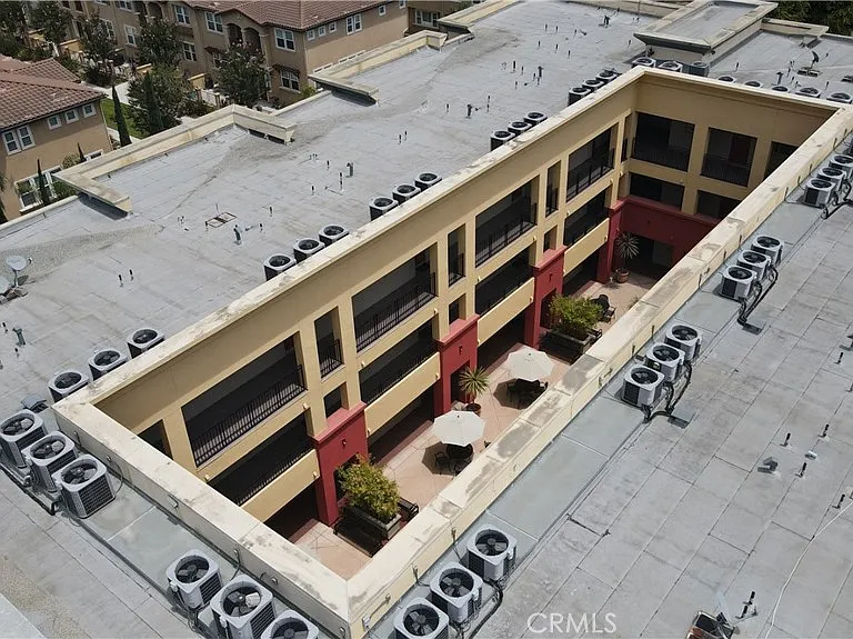 2742 Cabrillo Ave #302 — Photo 26