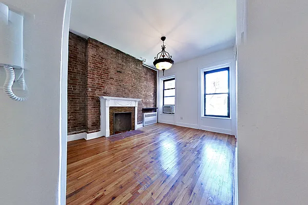 Rented by CitySites Real Estate Group | media 2