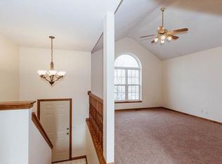 1003 NE 194th Ter, Smithville, MO 64089