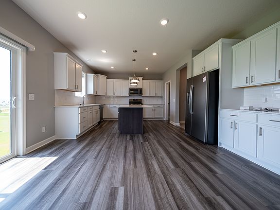 Open Floor Plan - Dinette/Kitchen