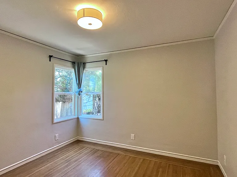 1630 Mariposa St — Photo 16