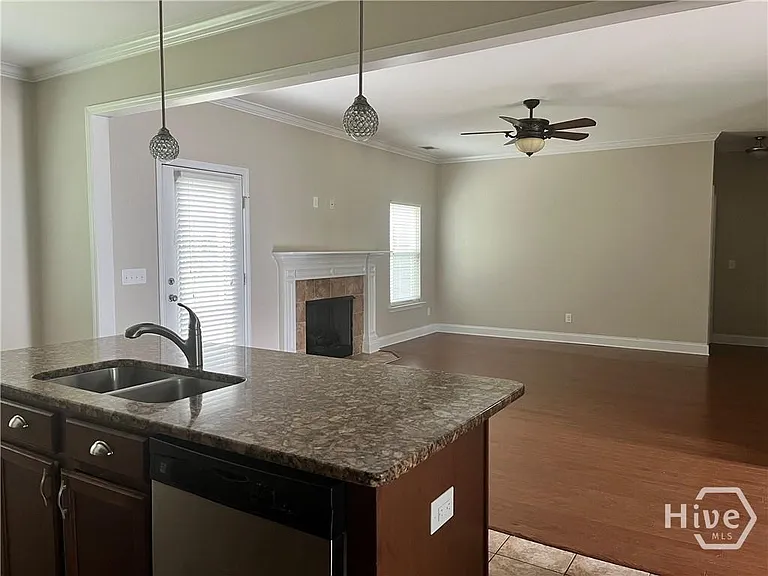 73 Waverly Ln — Photo 4