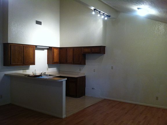 3rd image of 2305 55th St APT 3