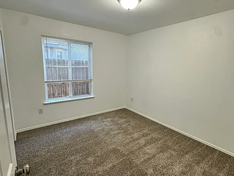 320 Timberline Dr — Photo 14