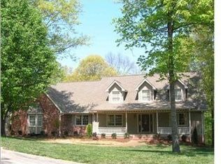 707 Rocky Shadows Dr, Chattanooga, TN 37421