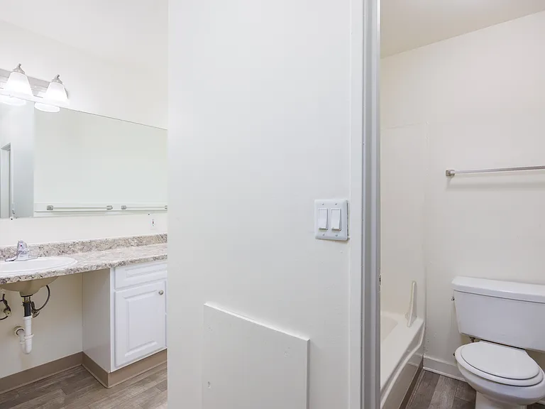 The Forum Apartments — Photo 15