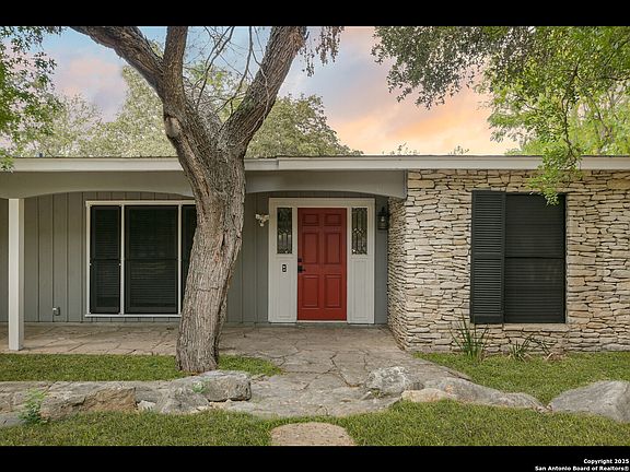 4th image of 8619 Oak Ledge