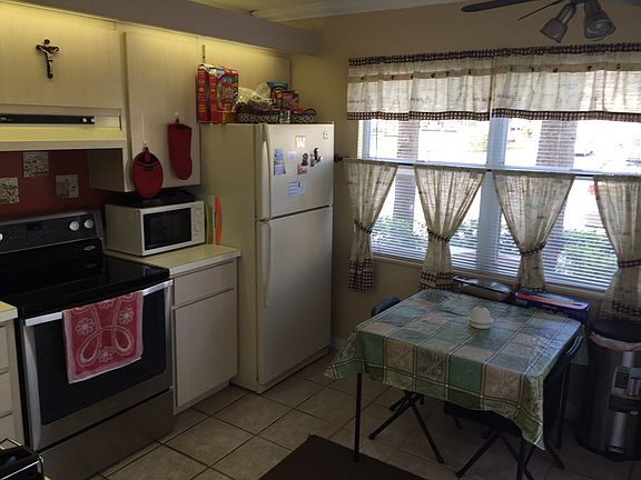 5th image of 20 Bedford Ct APT D