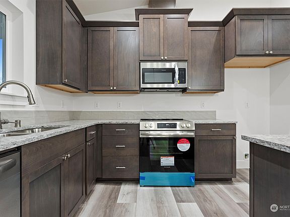 5th image of 729 O Street NE