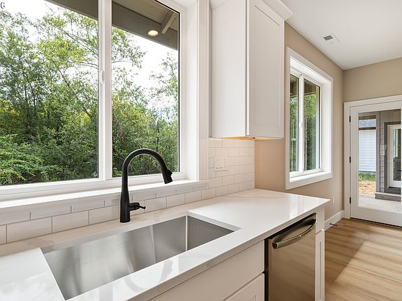 4th image of 11625 Sawgrass Pl