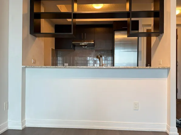 255 Village Green Sq #2206, Toronto, ON M1S 0L7