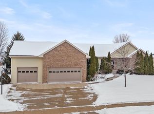 2026 Stonehaven Dr, Sun Prairie, WI 53590