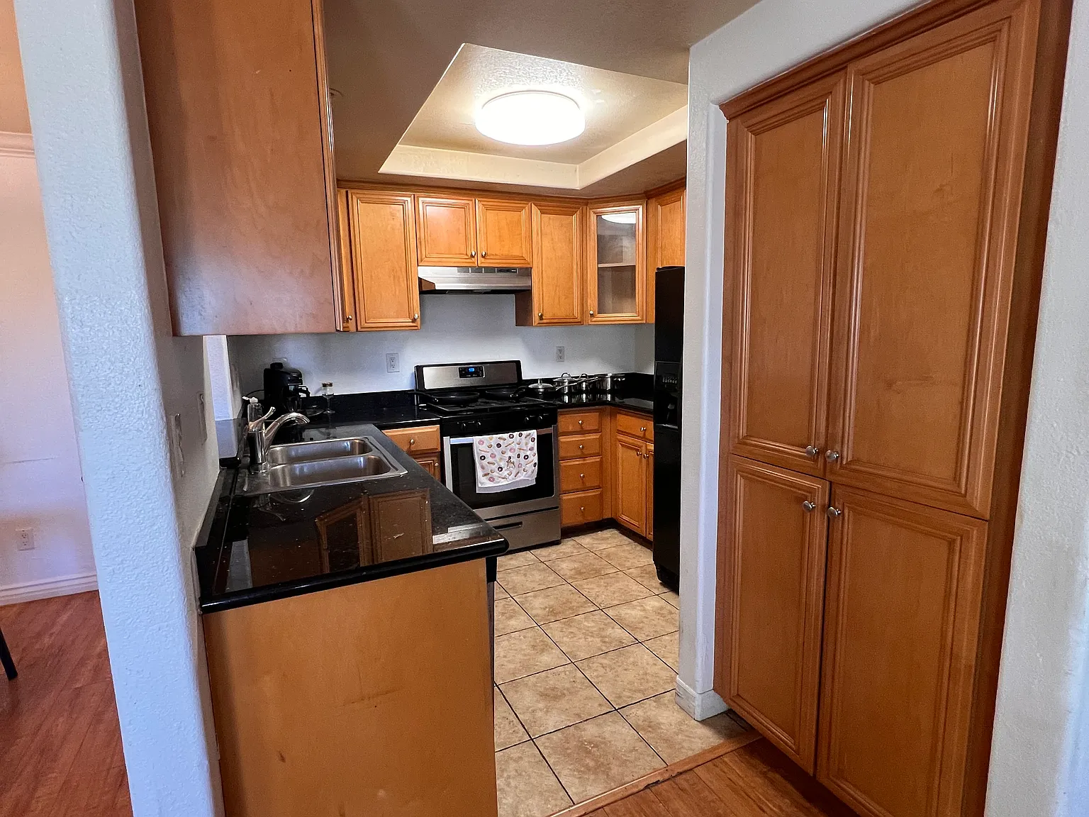 3 bed, 1100 sqft, $1,200 — Photo 3