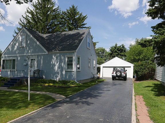 2nd image of 44 Macarthur Dr