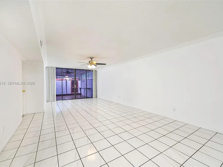 1220 SW 131st Place Cir W #1220 — Photo 5