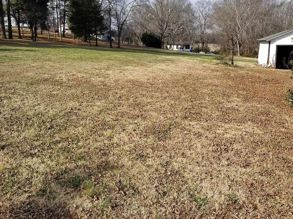 2nd image of 2010 Crown Point Dr