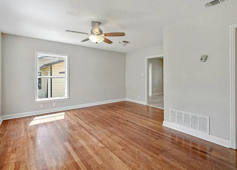 505 Wright Ave — Photo 6