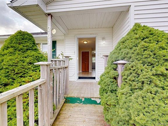 4th image of 263 Boars Head Rd