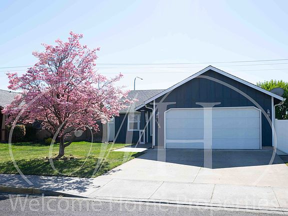3rd image of 1164 SE Scenic View Dr