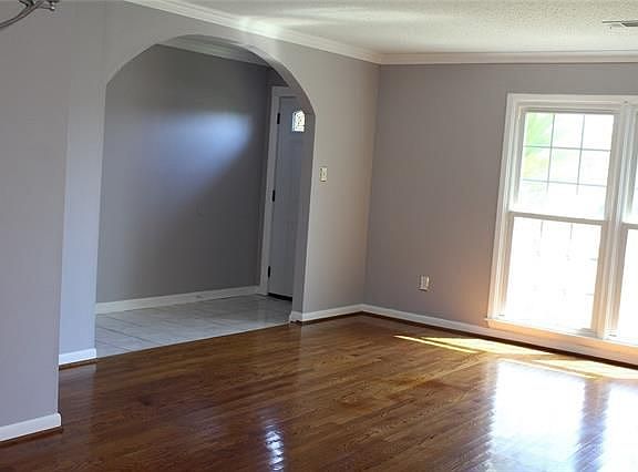 2nd image of 2616 Woodmere Blvd