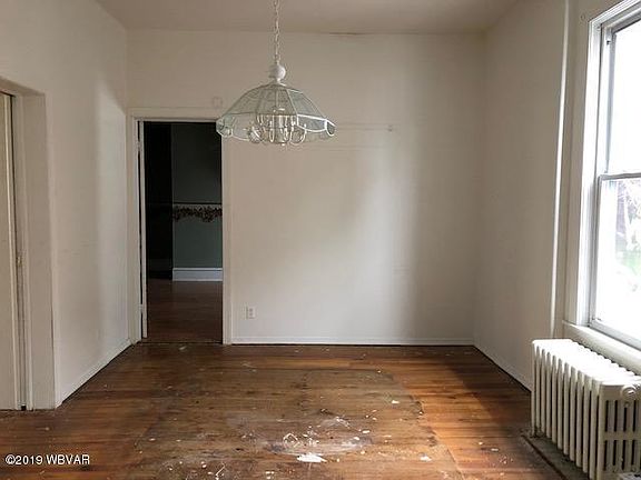 5th image of 7 W 5th St