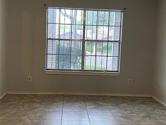 5th image of 1621 Renee Ln