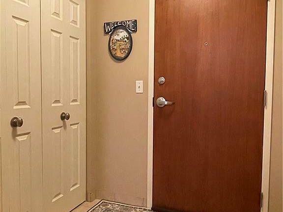 5th image of 533 Lakeshore Dr #205