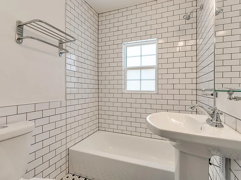 2409 N Robinson Ave #B — Photo 17