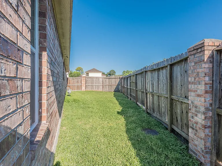 10203 Azalea Vlg — Photo 5