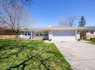 36274 Lyndon St, Livonia, MI 48154