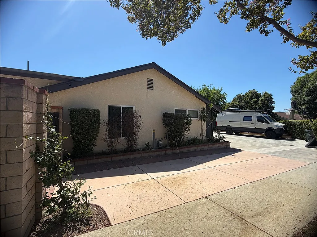 3 bed, 1550 sqft, $3,500 — Photo 4