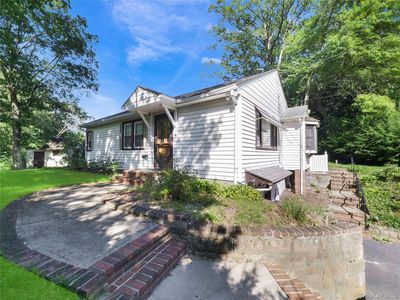 33 Mountain Road, Tuxedo Park, NY, 10987