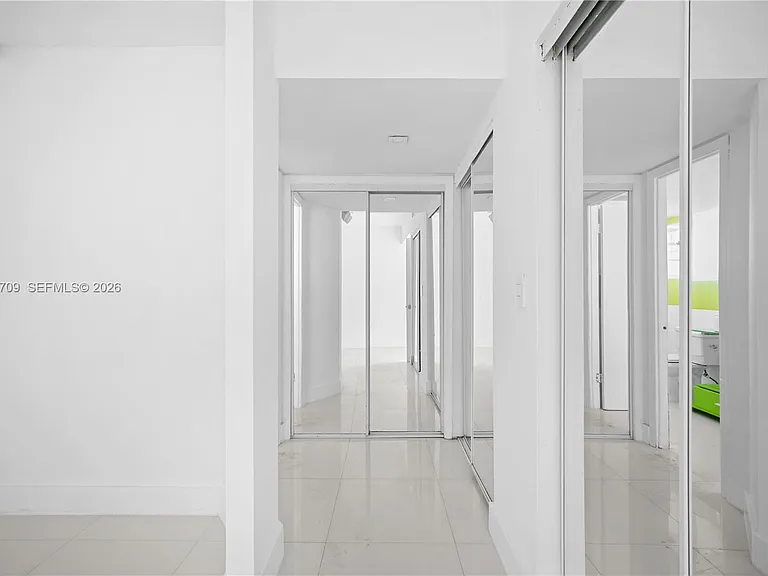 18601 NE 14th Ave #409 — Photo 16