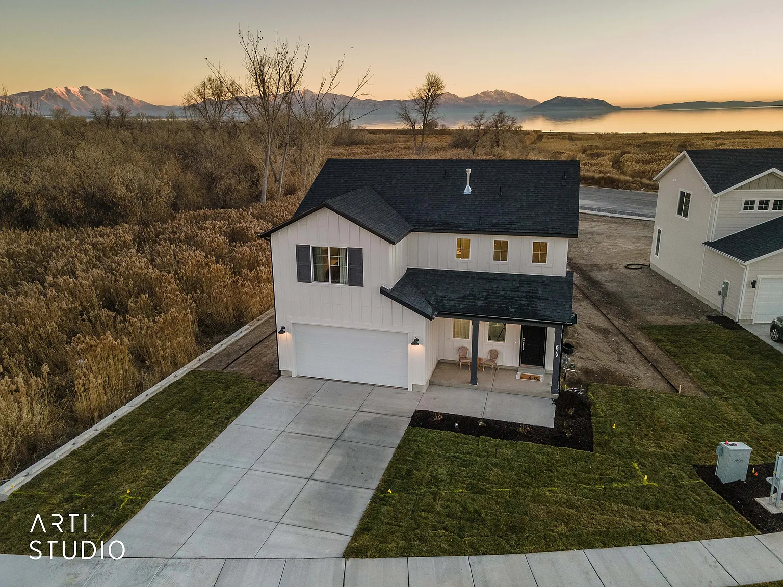 3 bed, 2.5 bath, 1917 sqft, $2,999 — Photo 2
