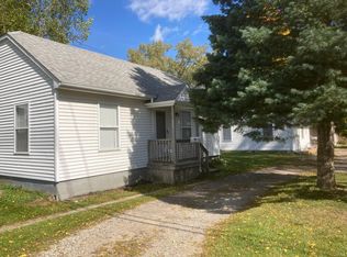 5 Garden Ct, Clarkston, MI 48346