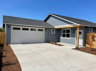 3319 Kingsbury Dr, Medford, OR 97504