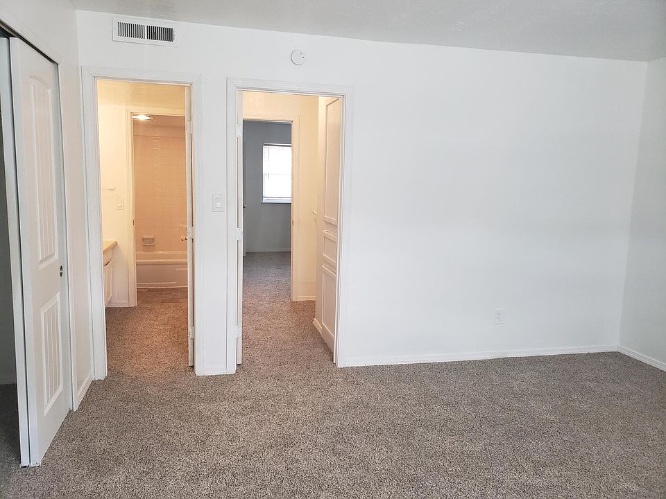 1st image of 1703 Beaumont Dr