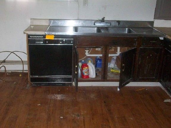 4th image of 38 Chaucer Dr