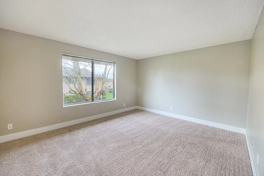 The Lindale Apartments — Photo 4