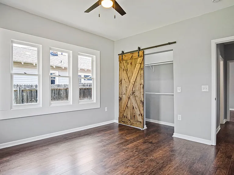 311 NW 25th St — Photo 5