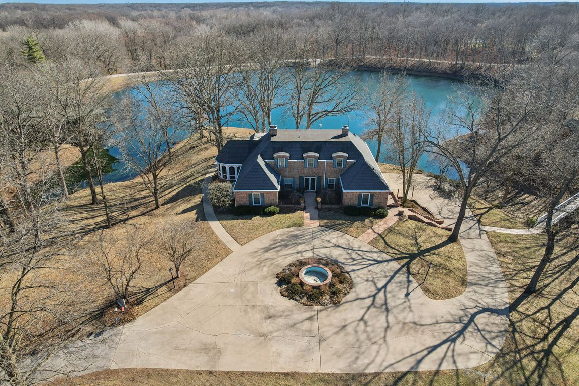 18994 Country Club Ln-S2402-004.jpg