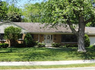 920 Knollwood Rd, Deerfield, IL 60015