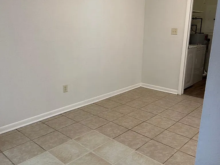 5716 Morningside Ct — Photo 12