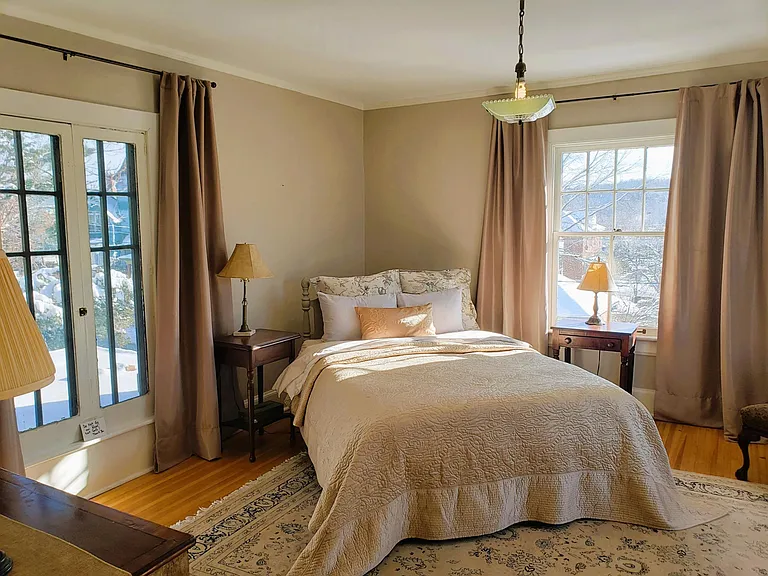 Master Bedroom - private, quiet, sunny and spacious, with Queen size bed
