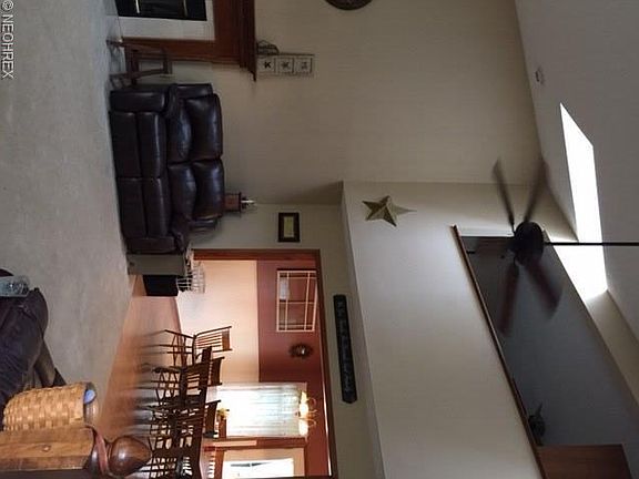 3rd image of 4215 Telegraph Ln