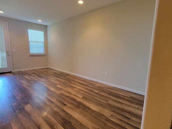 3rd image of 311 Jacquelyn Ln