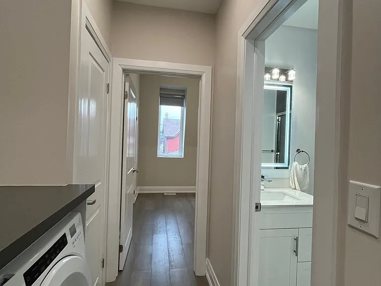 213 Osler St #2 — Photo 6