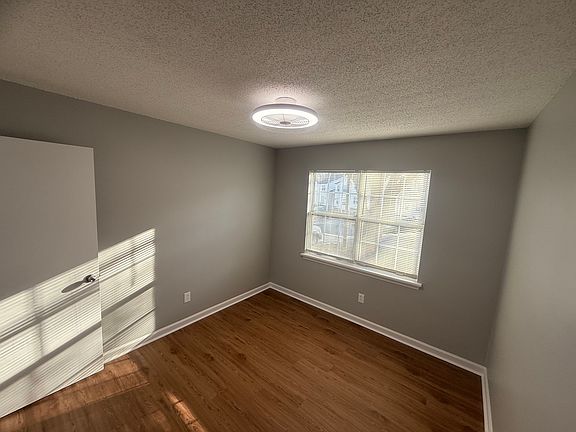 4th image of 4314 Edith Ln